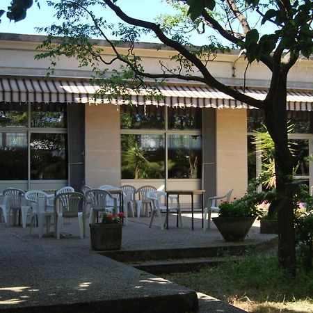Auberge De Jeunesse Hi Арль Екстер'єр фото